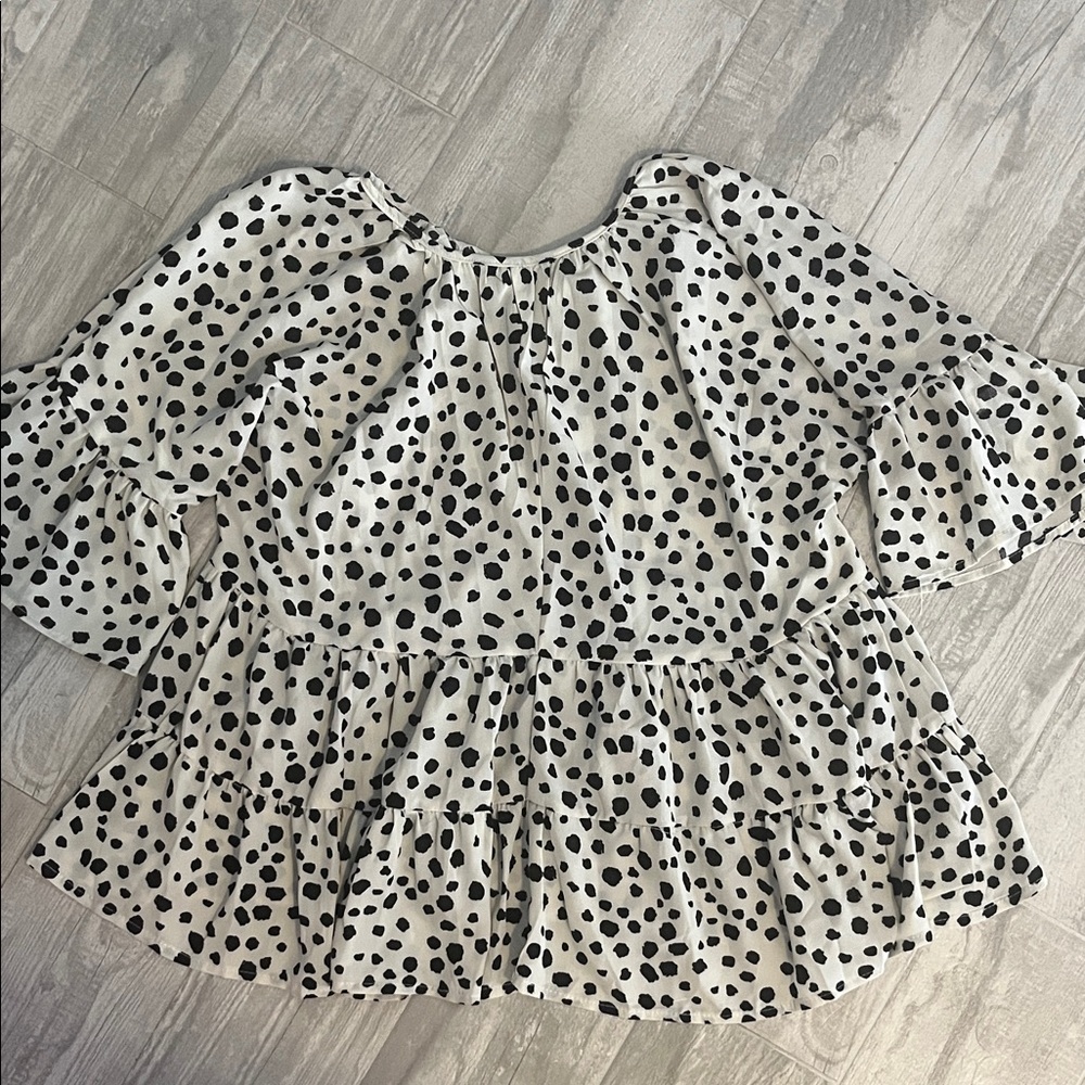 SHEIN Monochrome Polka Dot Top